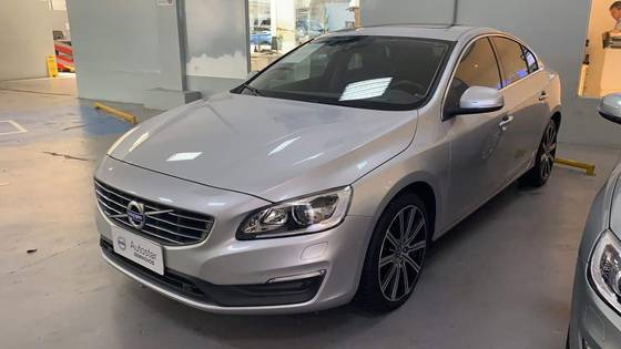 VOLVO S60 2.0 T5 MOMENTUM 16V TURBO GASOLINA 4P AUTOMÁTICO